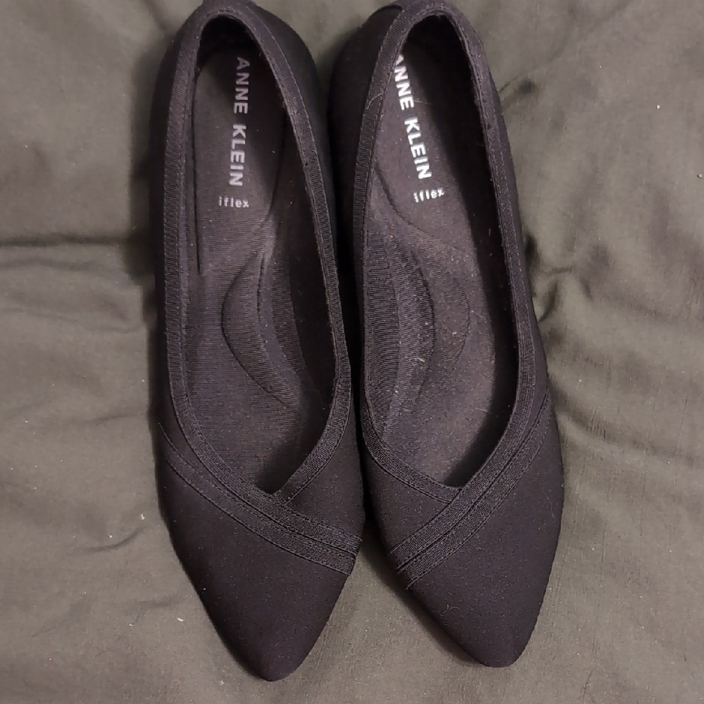 Anne Klein Black Pointed Toe Flats